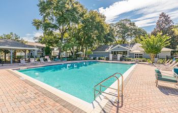 Dominium-Enclave at Pine Oaks-Pool